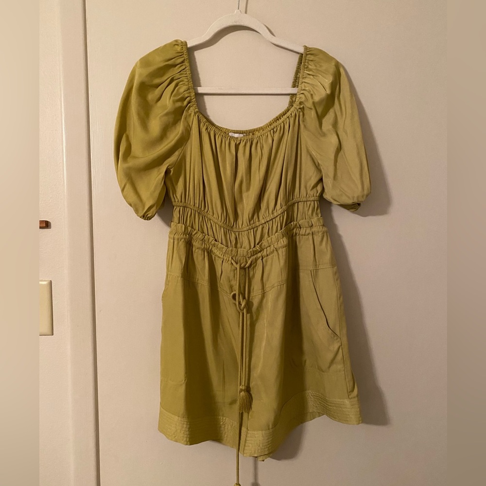 Never worn romper! Super cute fit! Dress up or down!